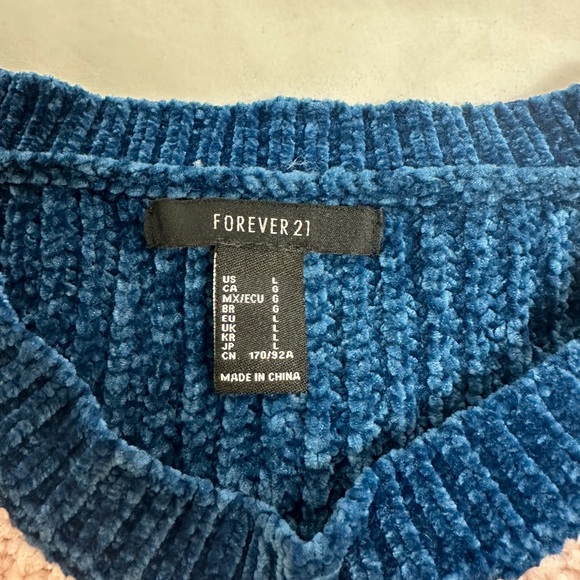 Forever 21 Sweater - Picture 5 of 8